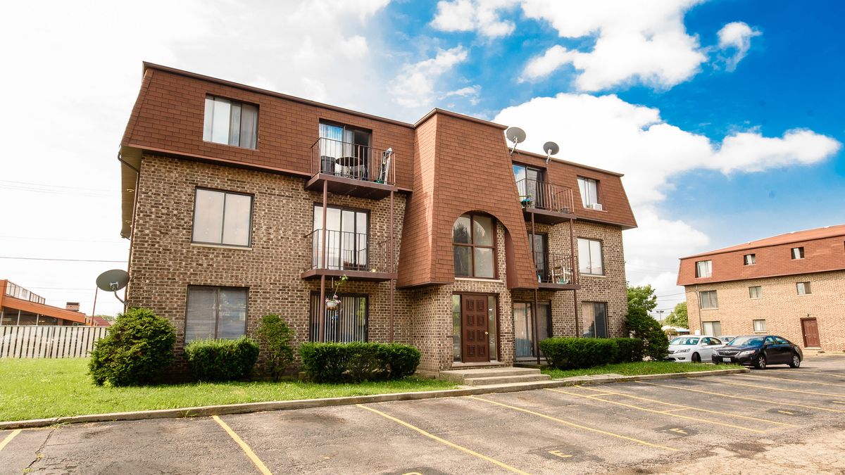 1543 Ardmore Avenue, Villa Park, IL 60181