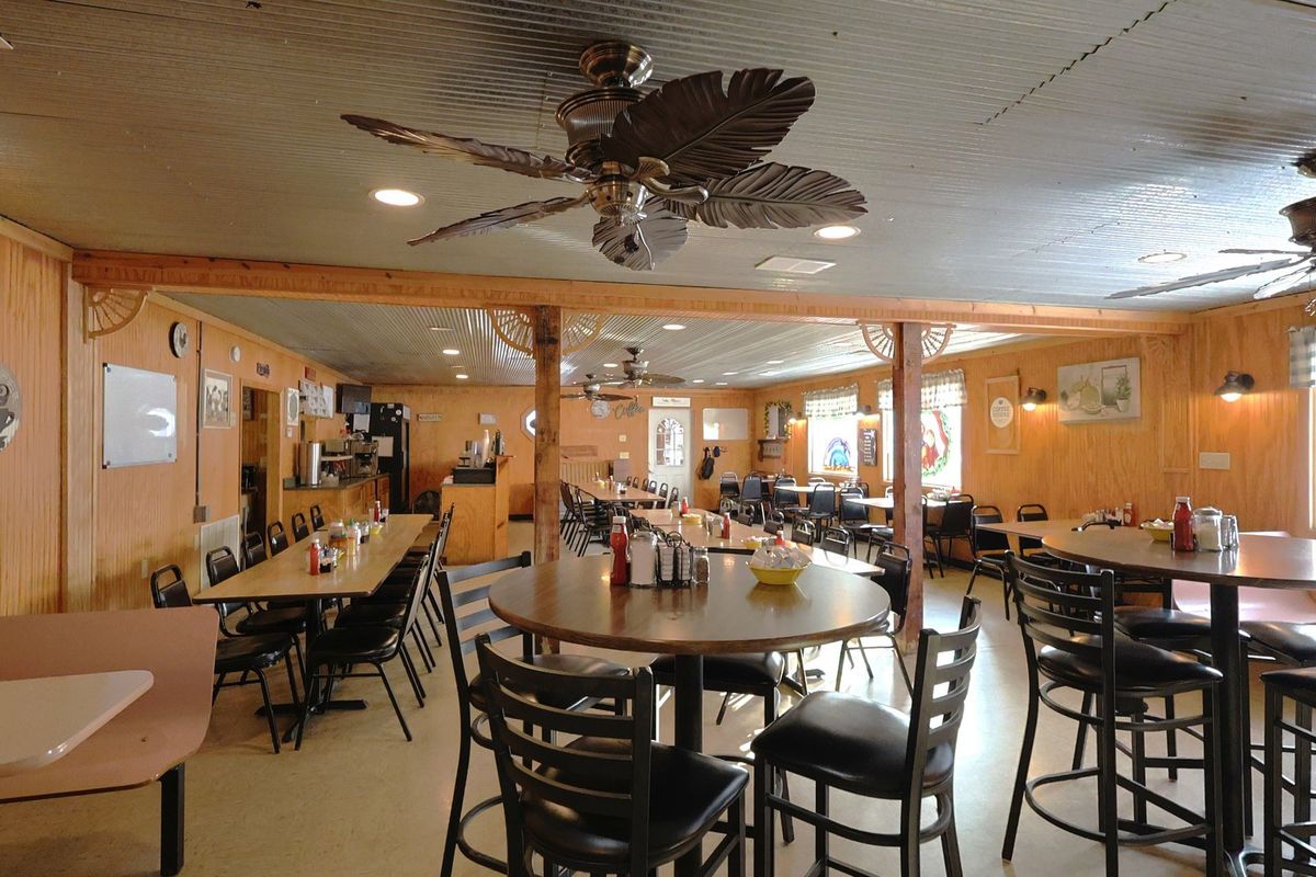 204 S Main Street, Iuka, IL 62849