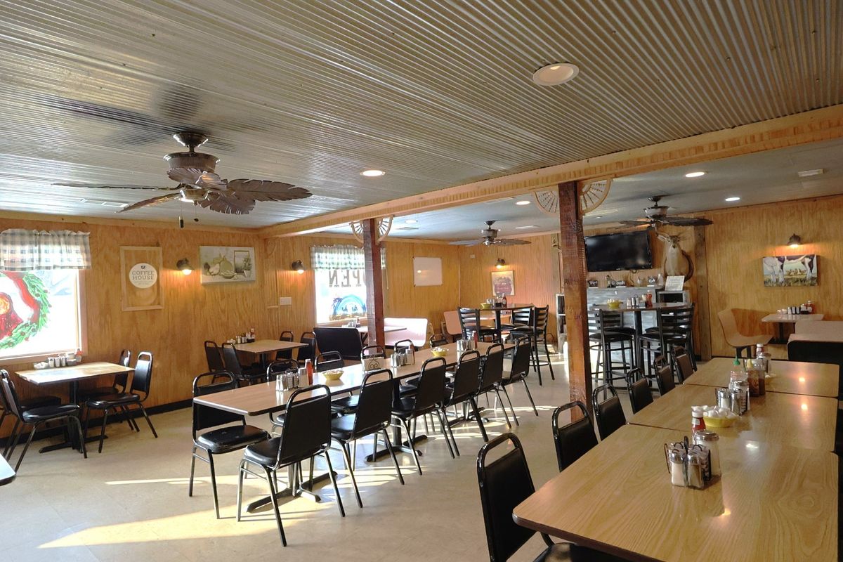 204 S Main Street, Iuka, IL 62849