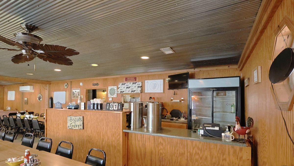 204 S Main Street, Iuka, IL 62849