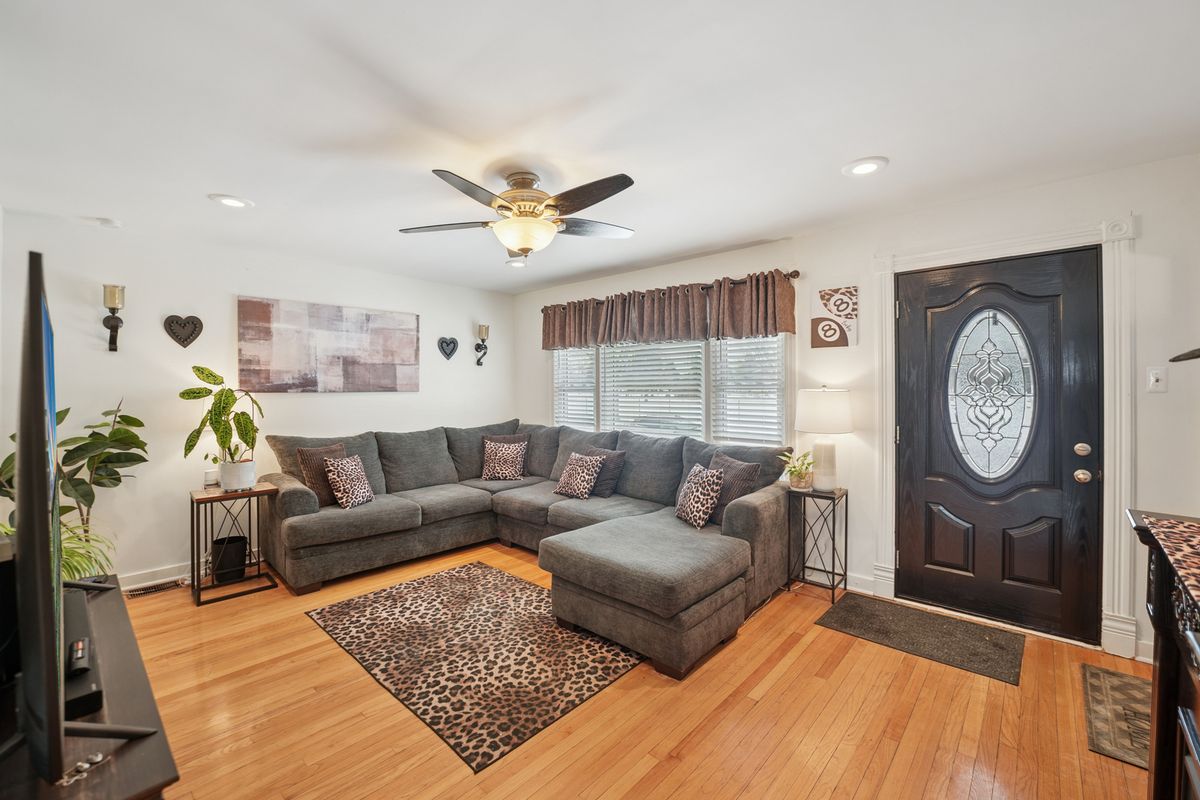 4420 Oak Park Avenue, Stickney, IL 60402