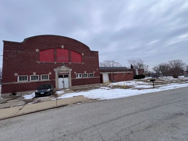 610 E Lincoln Avenue — Normal, IL 61761