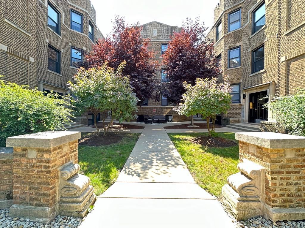 629 CORNELIA Avenue, Chicago, IL 60657