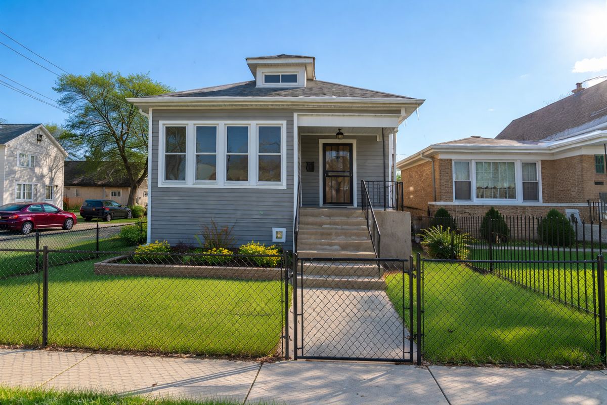 9801 Exchange Avenue, Chicago, IL 60617