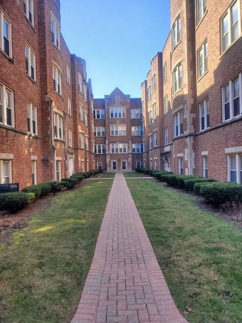 44 N Menard Avenue #B-2 — Chicago, IL 60644