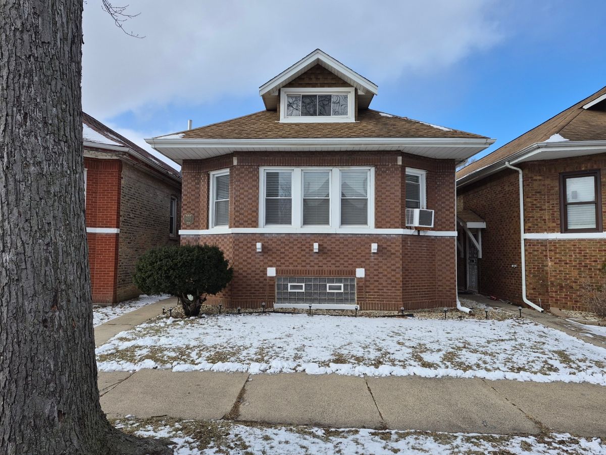 9426 Racine Avenue, Chicago, IL 60620