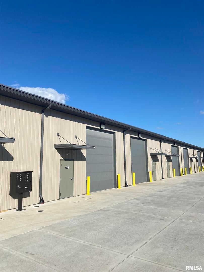 6021 VALLEY Drive #6033 — Bettendorf, IA 52722
