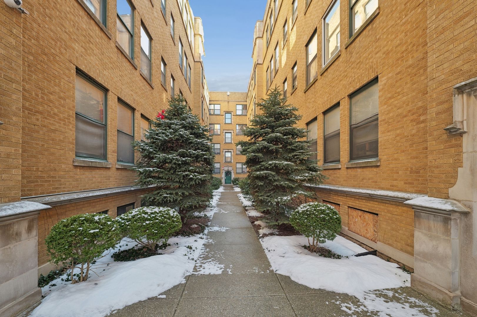 7219 S Yates Boulevard #3A — Chicago, IL 60649