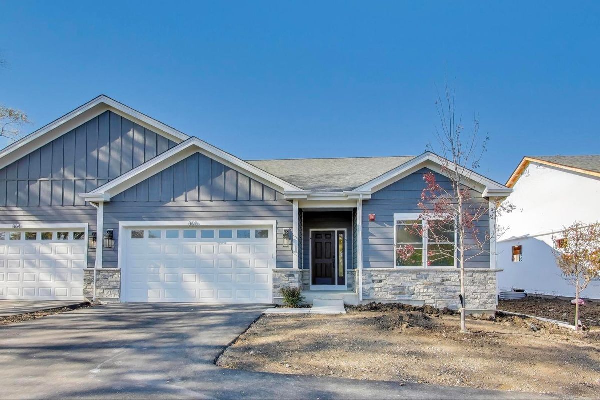 898 Quentin Road, Palatine, IL 60067