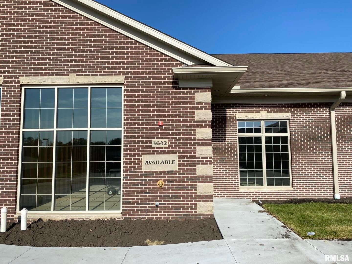 3642 UTICA RIDGE Road — Bettendorf, IA 52722