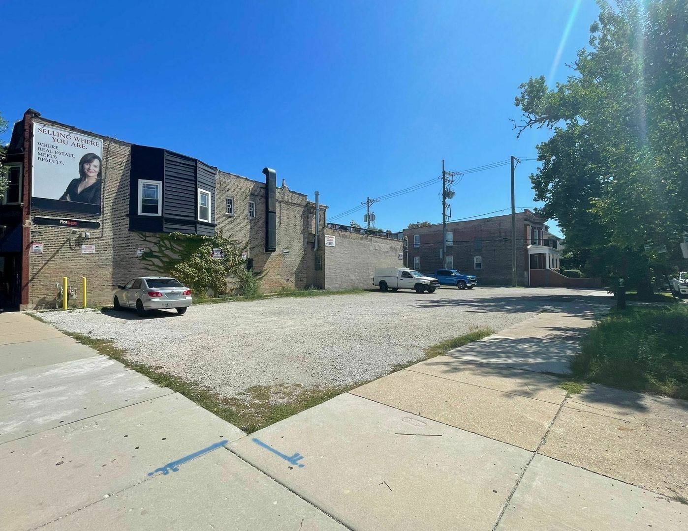 3659 W Irving Park Road — Chicago, IL 60618