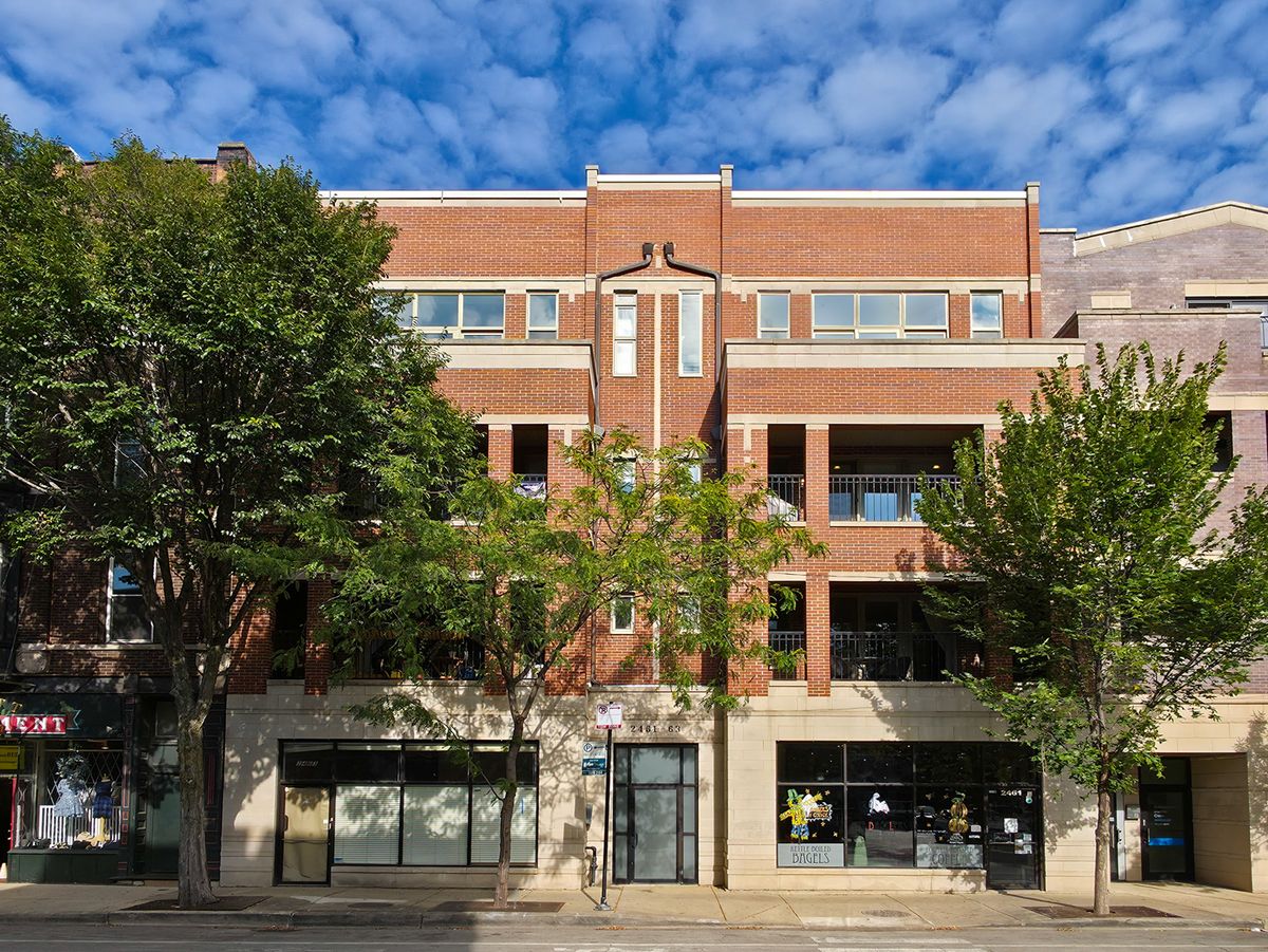 2461 Lincoln Avenue, Chicago, IL 60614