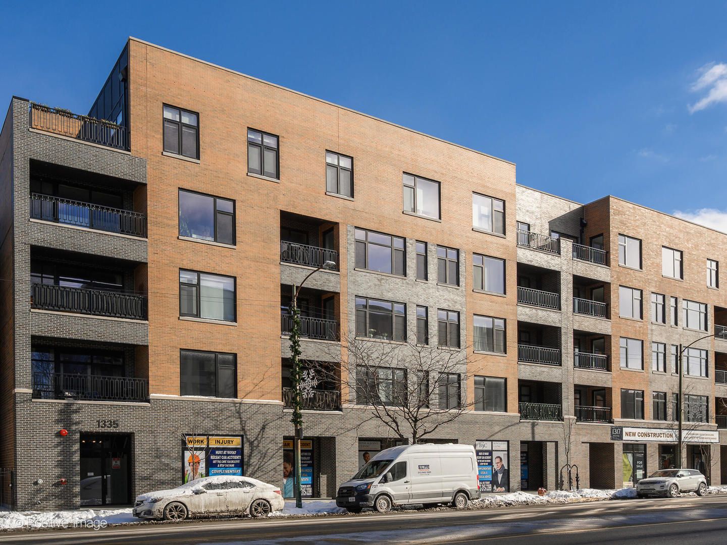1335 N Western Avenue #202 — Chicago, IL 60622