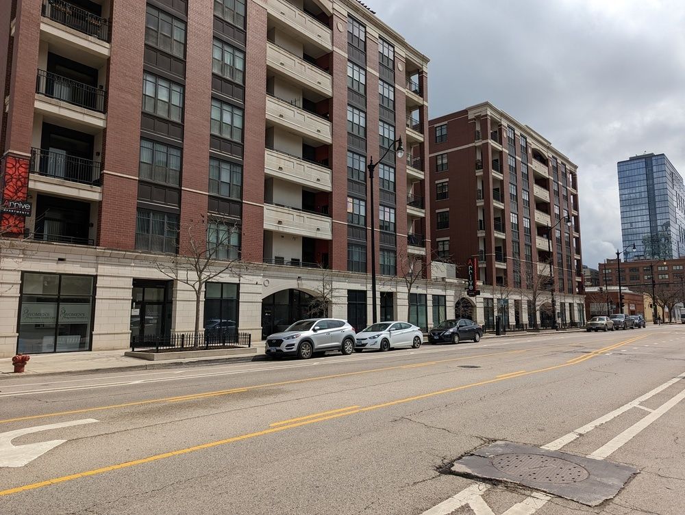 1935 S Wabash Avenue — Chicago, IL 60616