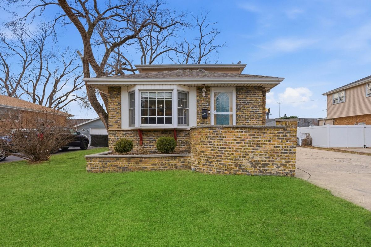 10716 Nashville Avenue, Worth, IL 60482