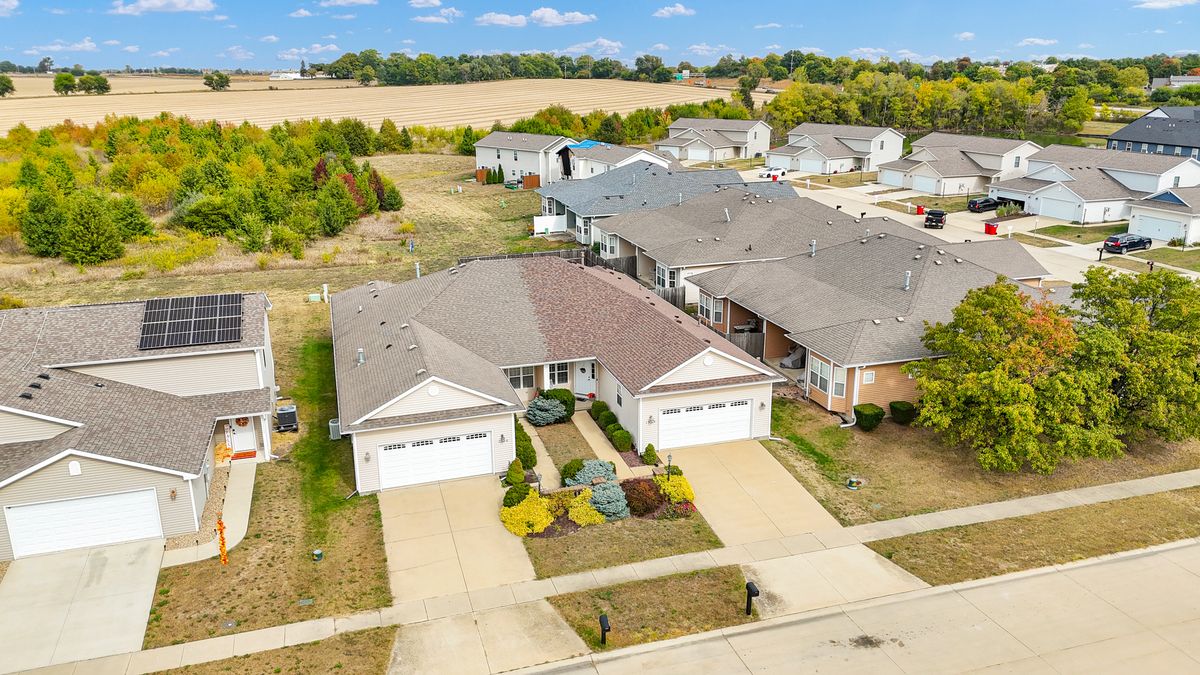 1504 Stonebluff Court, Champaign, IL 61822