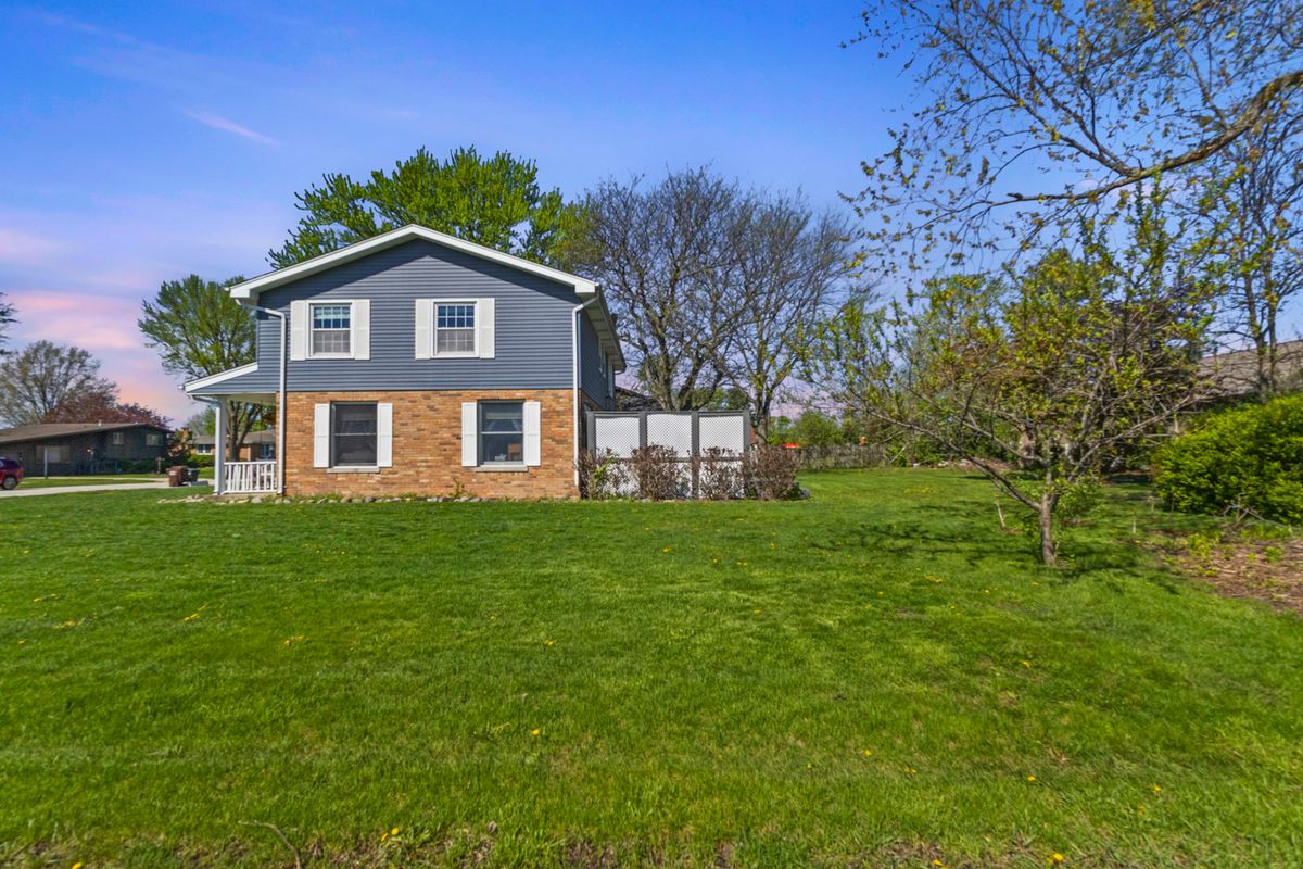 403 Orchard Lane, Beecher, IL 60401