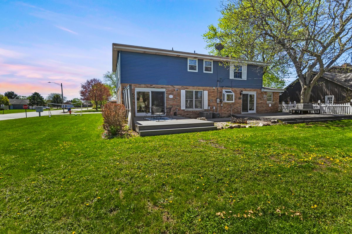 403 Orchard Lane, Beecher, IL 60401