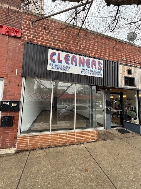 2949 W Armitage Avenue #storefront — Chicago, IL 60647