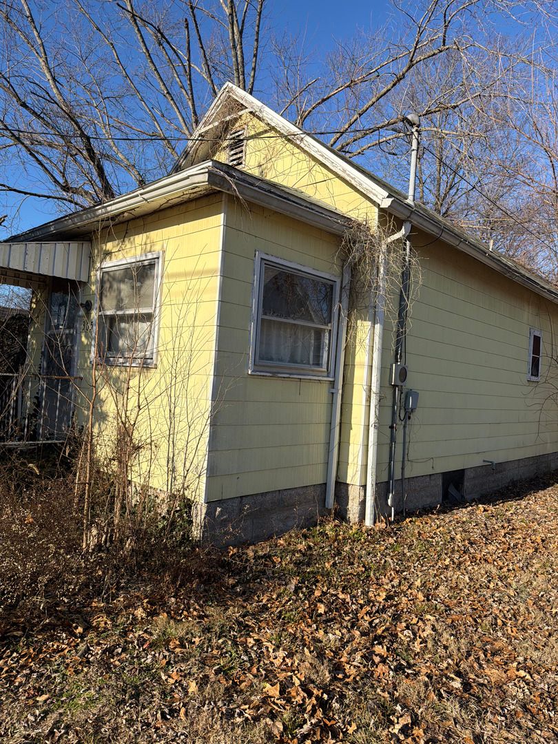 365 S 2nd Street, Livingston, IL 62058