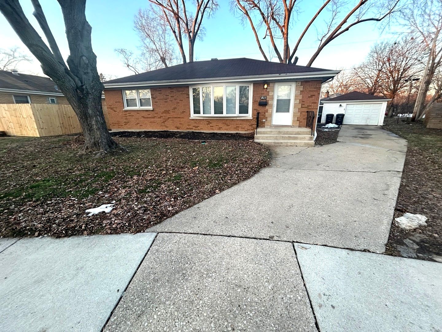 656 E 159th Place — South Holland, IL 60473
