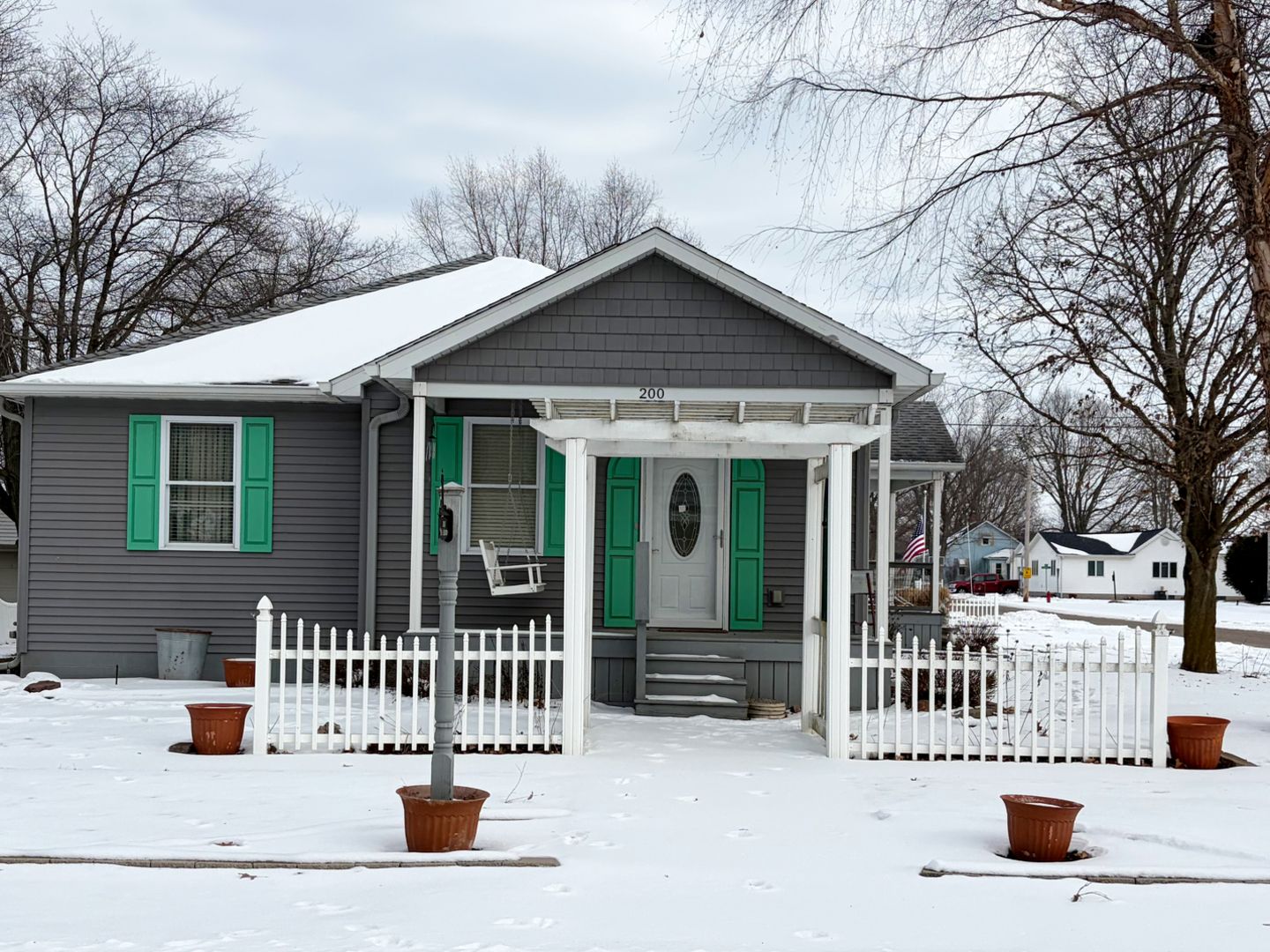 200 N Henderson Street — Kenney, IL 61749