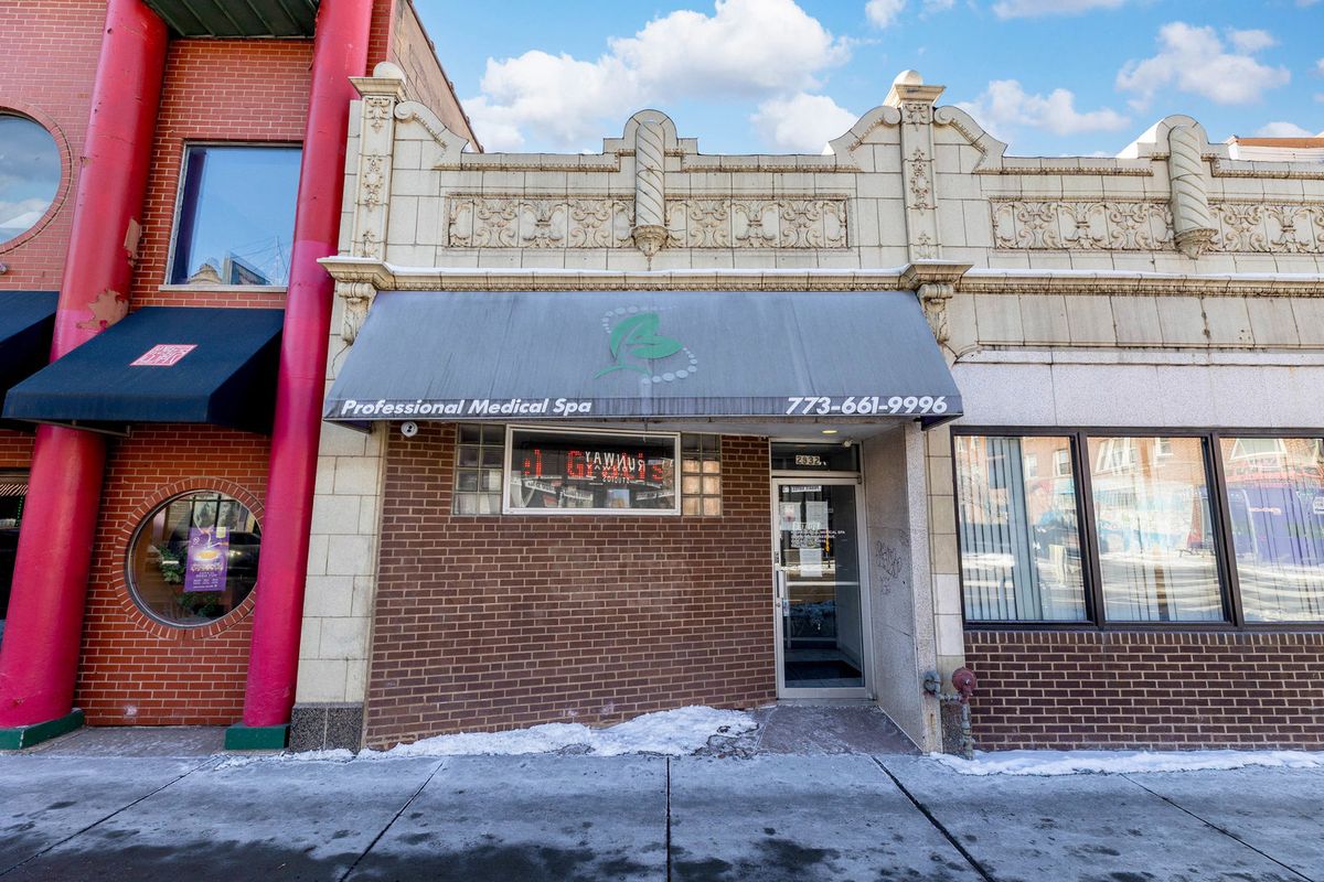 2832 Milwaukee Avenue, Chicago, IL 60618