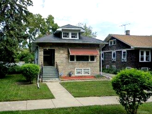 1931 S 2nd Avenue — Maywood, IL 60153