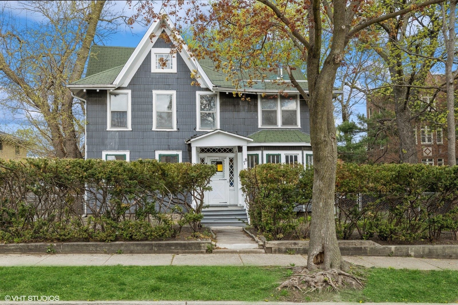 78 Pine Avenue — Riverside, IL 60546