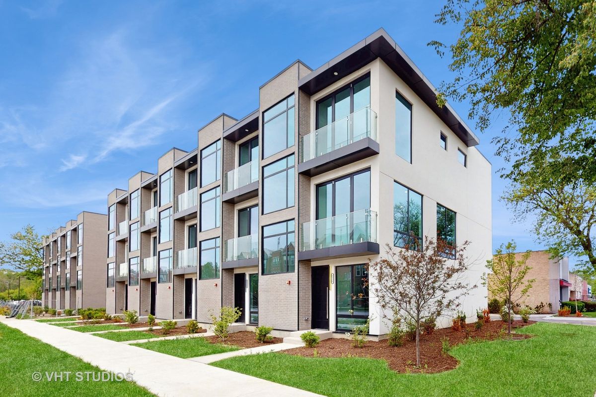 6334 Hennings Court, Morton Grove, IL 60053