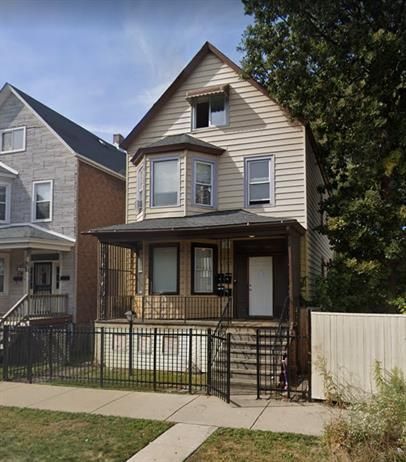 8320 S Muskegon Avenue #3 — Chicago, IL 60617