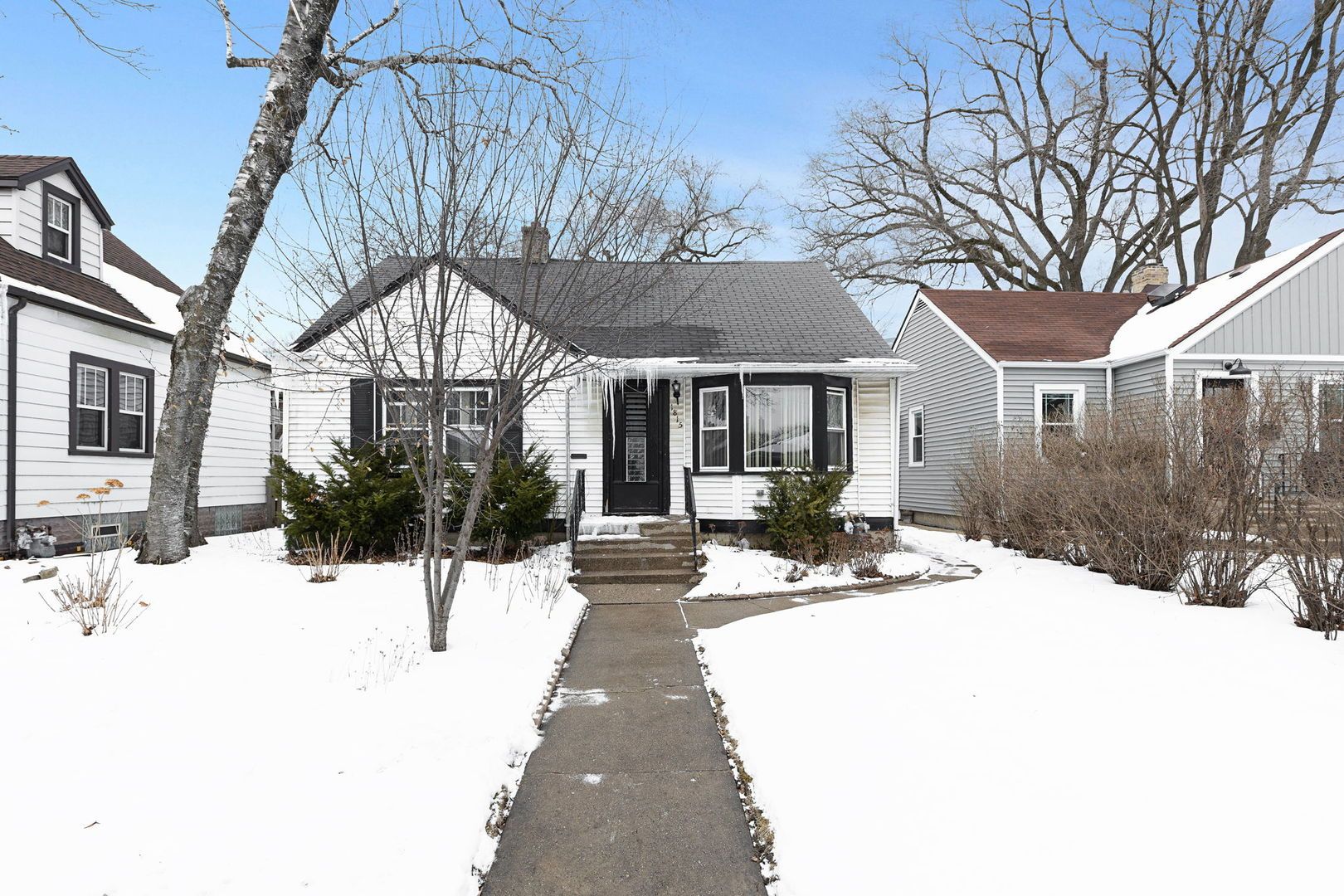 1815 Cleveland Street — Evanston, IL 60202
