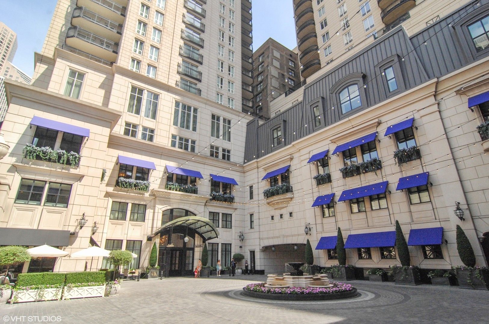 11 E Walton Street #4202 — Chicago, IL 60611