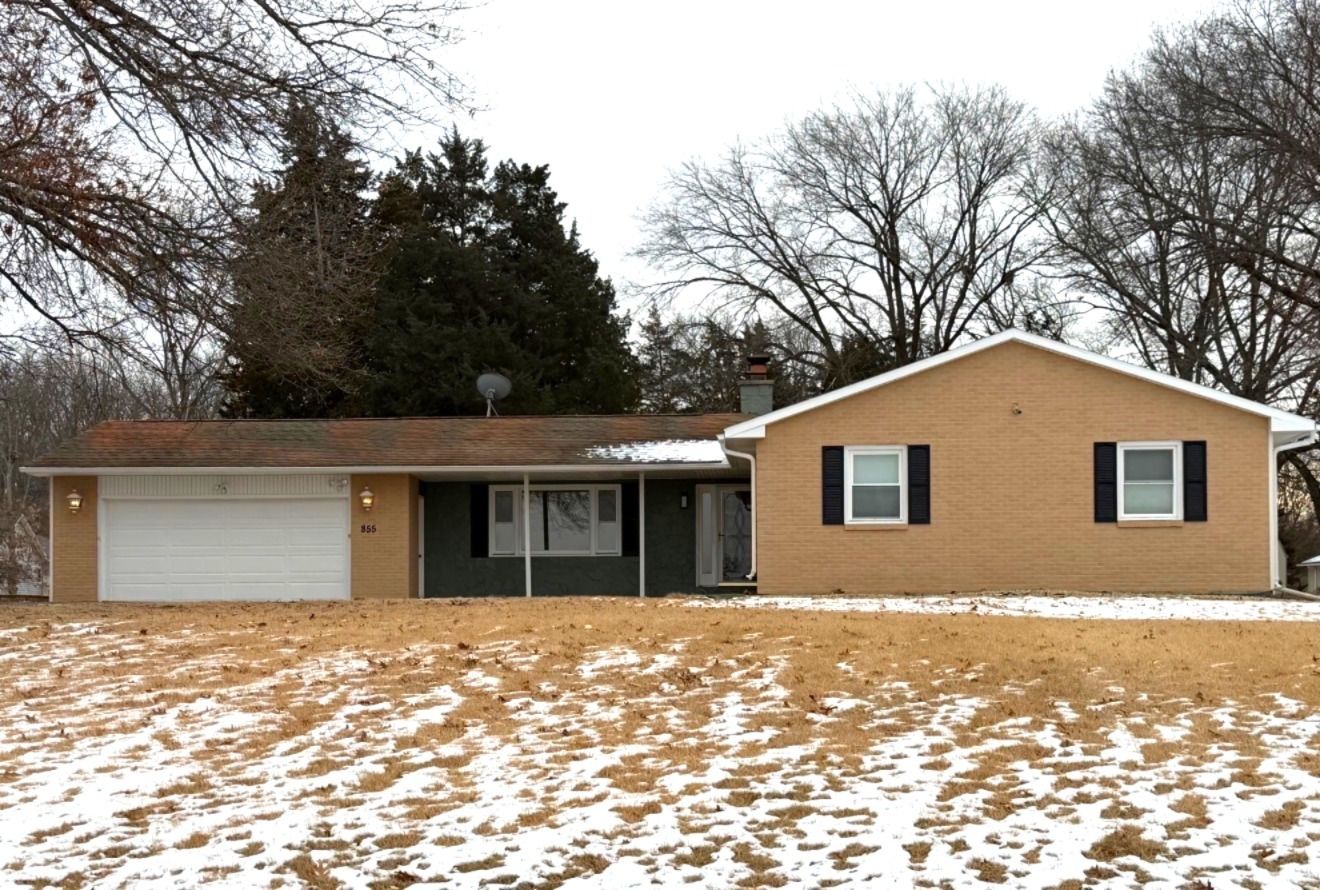 855 Riverside Drive — Dixon, IL 61021