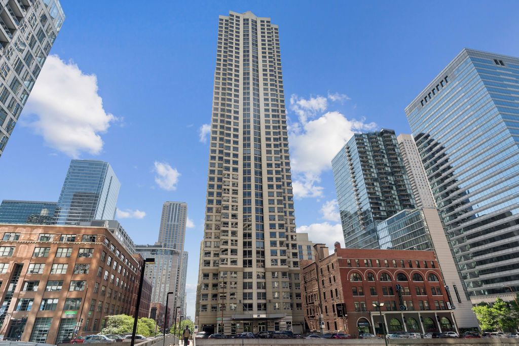 440 N Wabash Avenue #2702 — Chicago, IL 60611