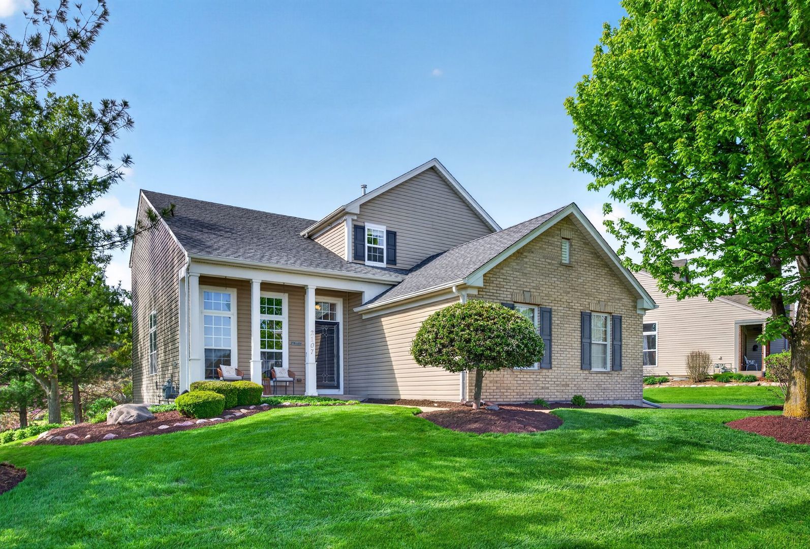 2107 Fairview Lane — Woodstock, IL 60098