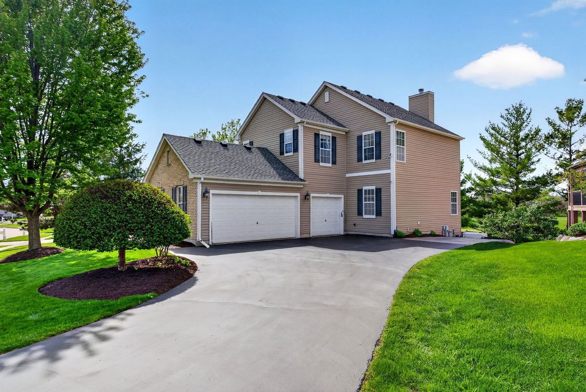 2107 Fairview Lane, Woodstock, IL 60098
