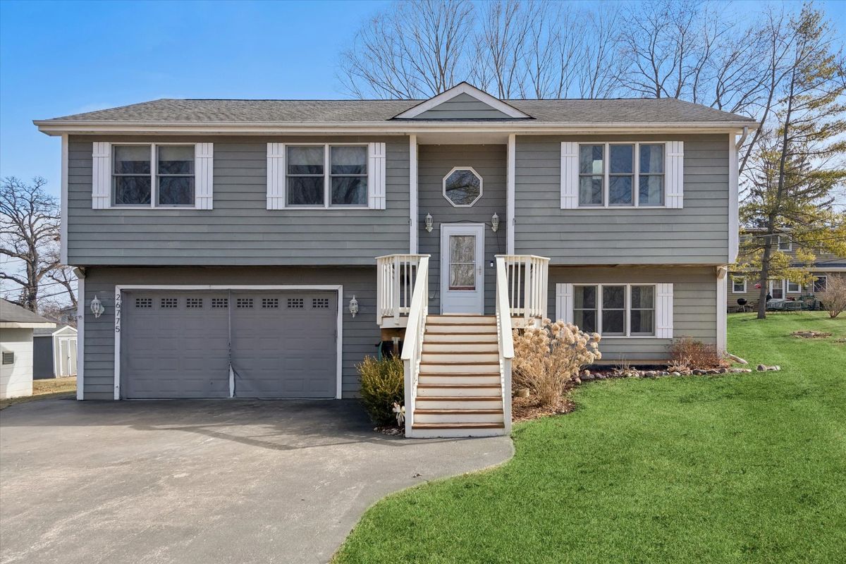 26775 Ada Street, Wauconda, IL 60084