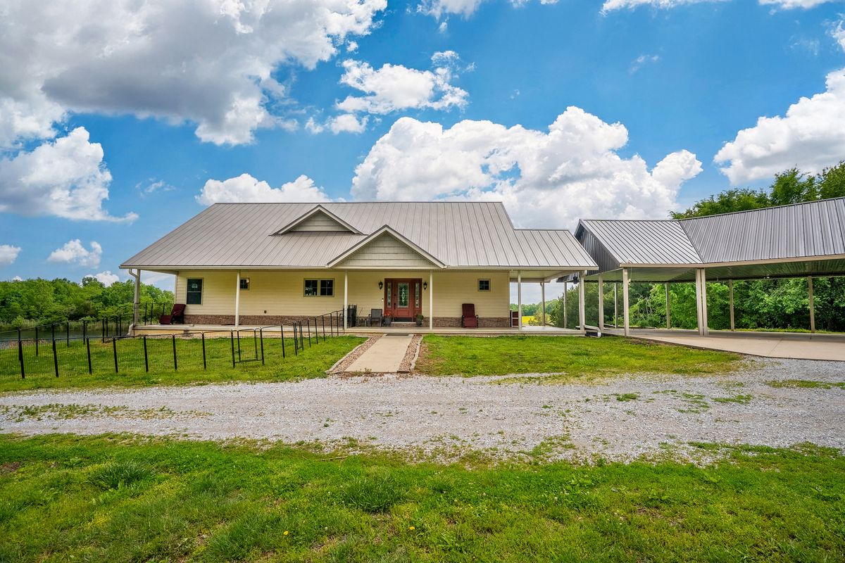 3350 N McGeesville Road, Carbondale, IL 62902