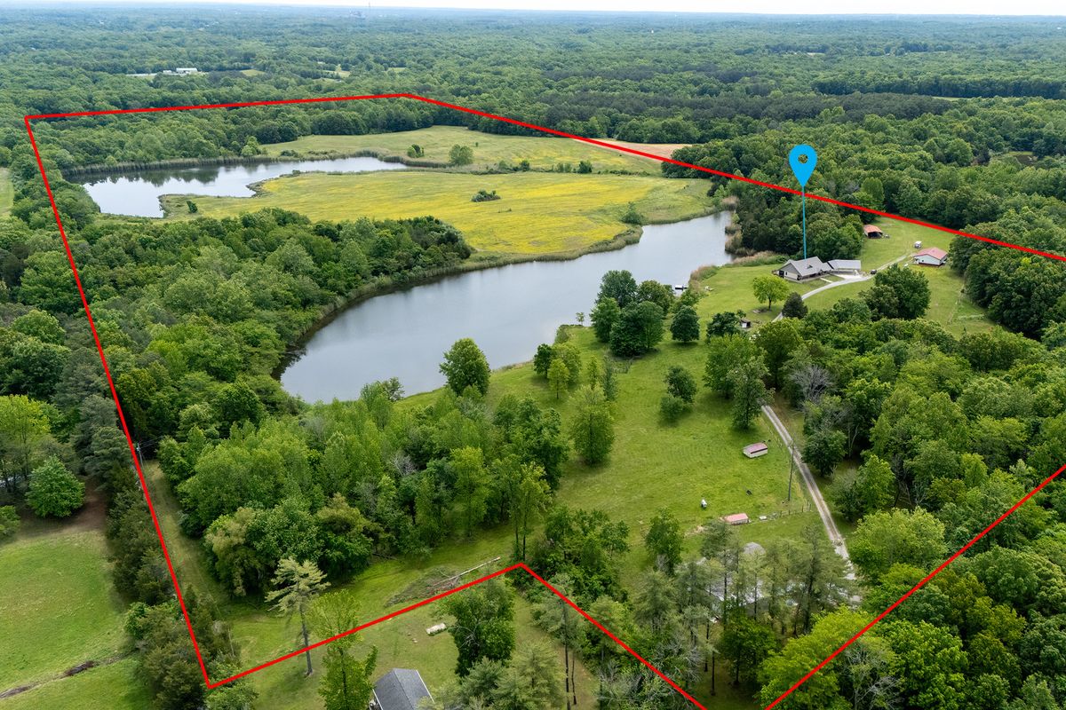 3350 N McGeesville Road, Carbondale, IL 62902