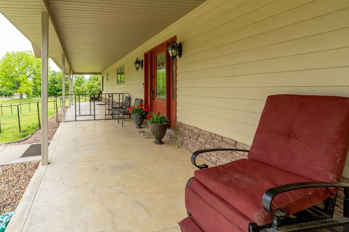 3350 N McGeesville Road, Carbondale, IL 62902