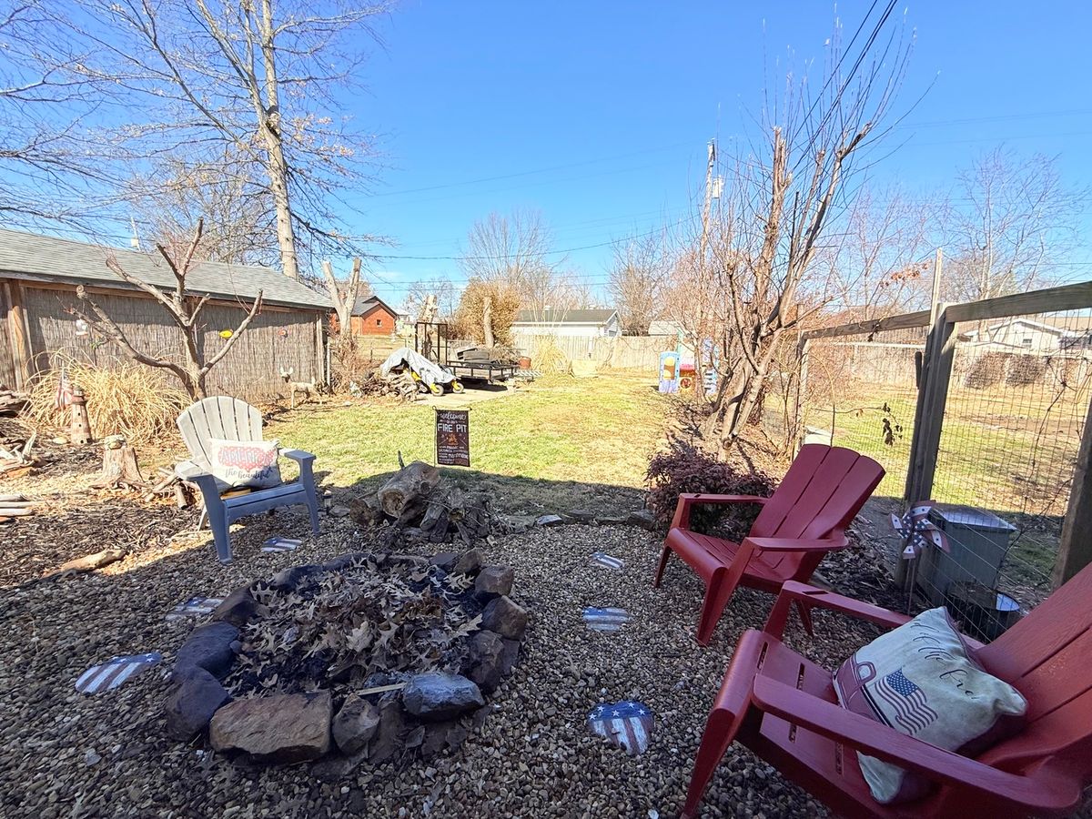 233 W Mcclernand Avenue, Shawneetown, IL 62984