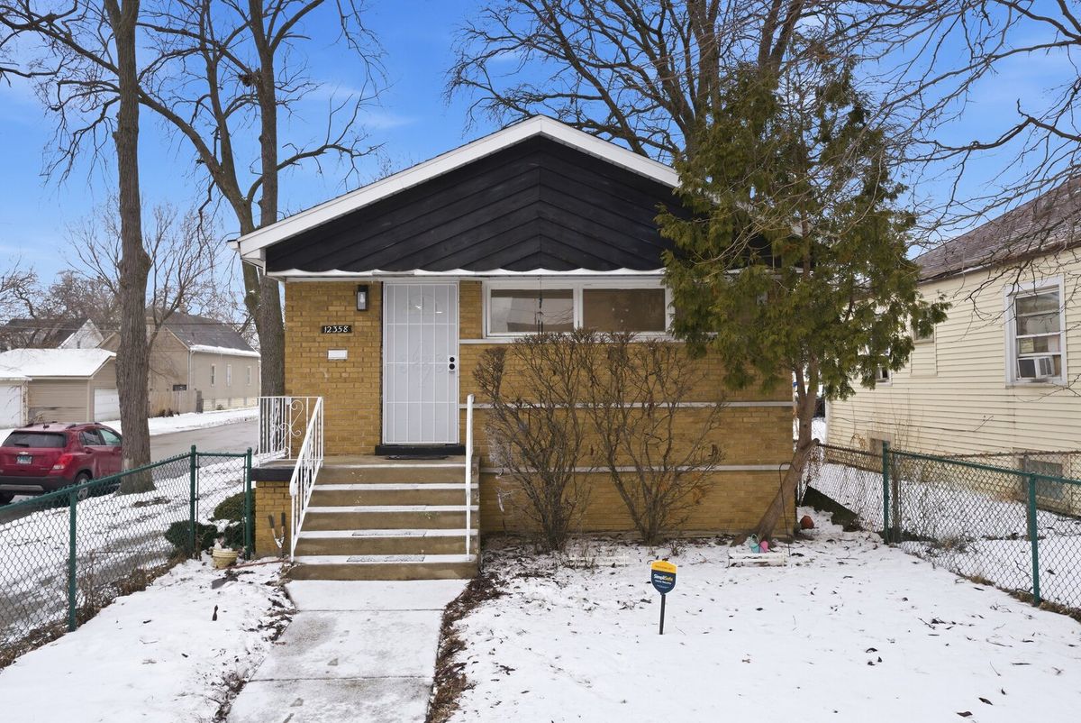 12358 Lowe Avenue, Chicago, IL 60628