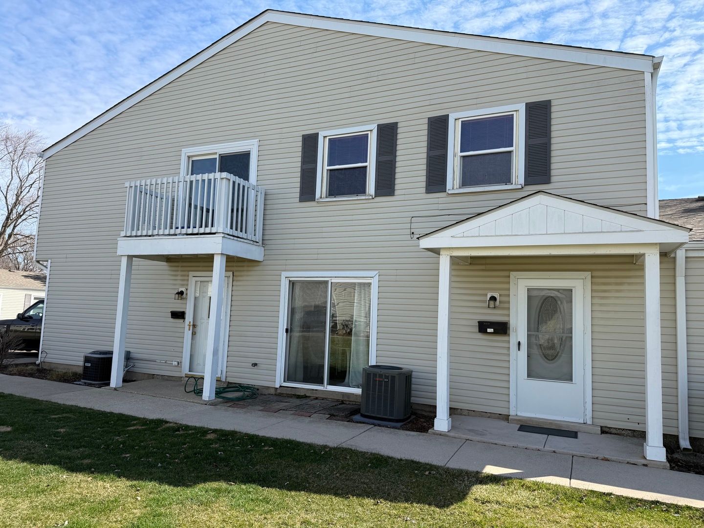 335 David Court #B — Bartlett, IL 60103