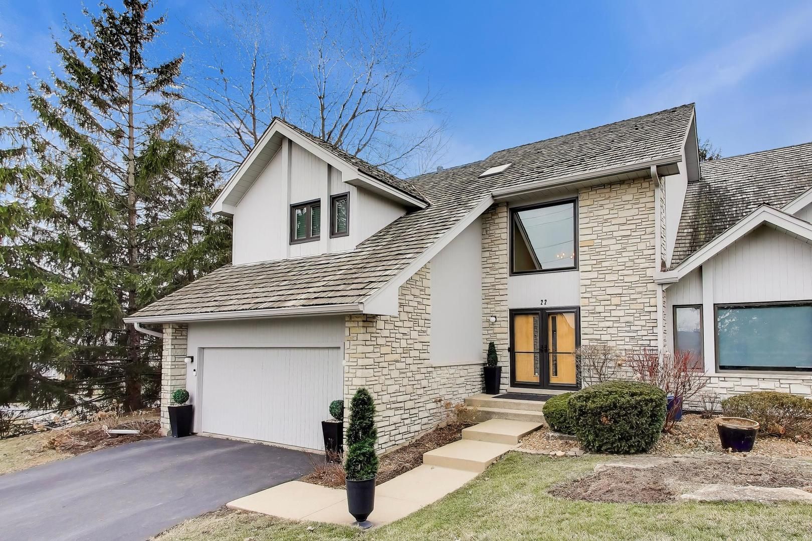 22 Rodeo Drive — Burr Ridge, IL 60527
