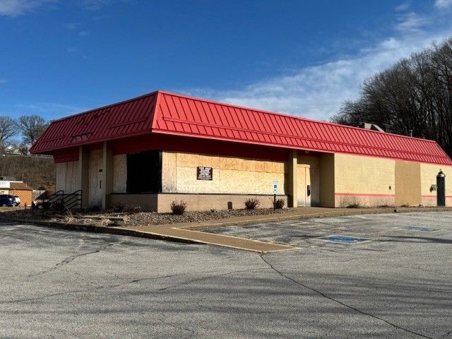 425 55TH Street, Moline, IL 61265