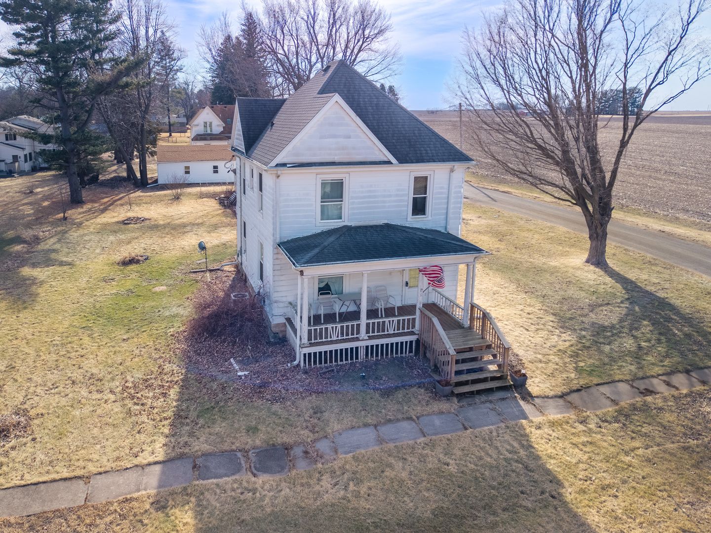 212 Allen Street — Holcomb, IL 61043