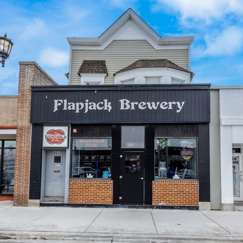 6833 Stanley Avenue, Berwyn, IL 60402