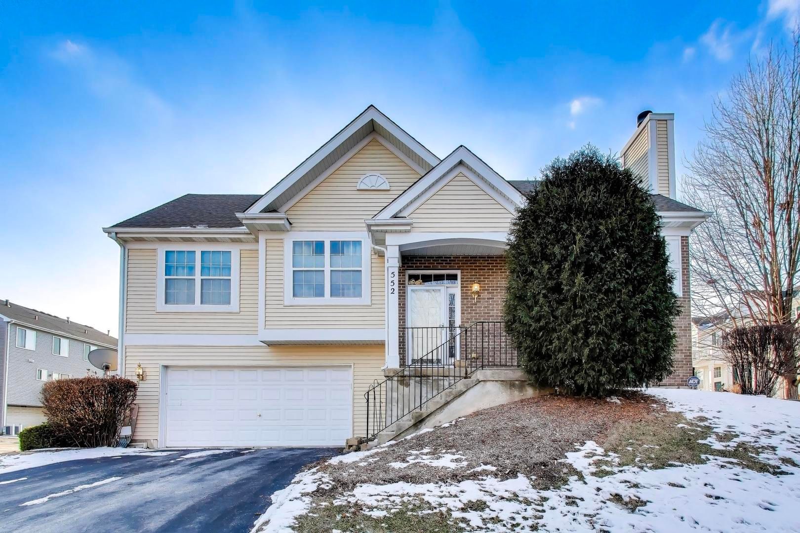 552 Lincoln Station Drive — Oswego, IL 60543
