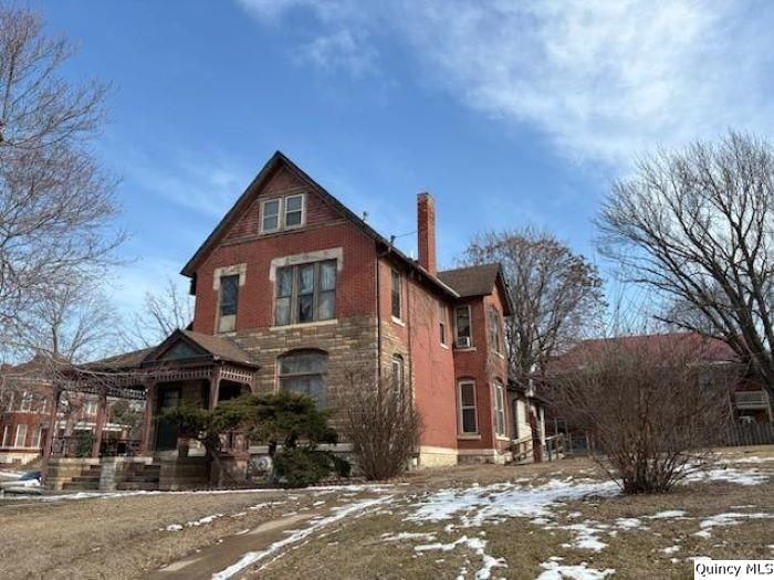 438 6th, Quincy, IL 62301